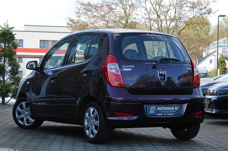 Gebraucht Hyundai i10 69 PS (50 kW) 2012 Lila/violett Kleinwagen