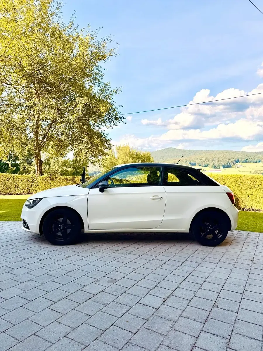 Gebraucht Audi A1 Design 122 PS (89 kW) 2011 Weiß Kleinwagen