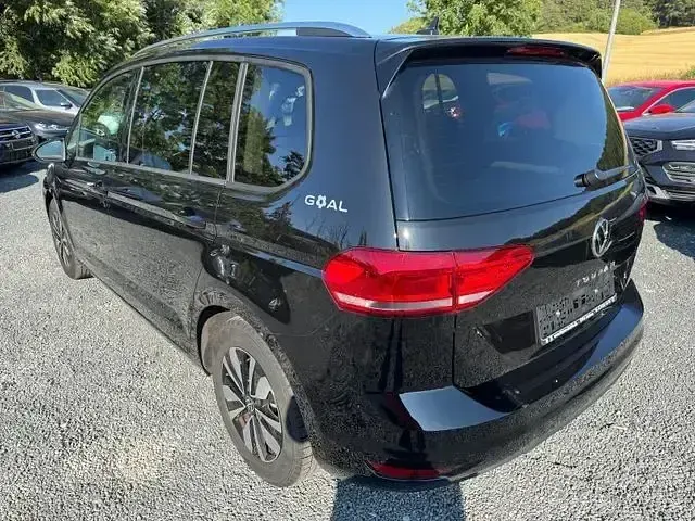 Gebraucht VW Touran Comfortline 150 PS (110 kW) 2025 Schwarz Van / Kleinbus