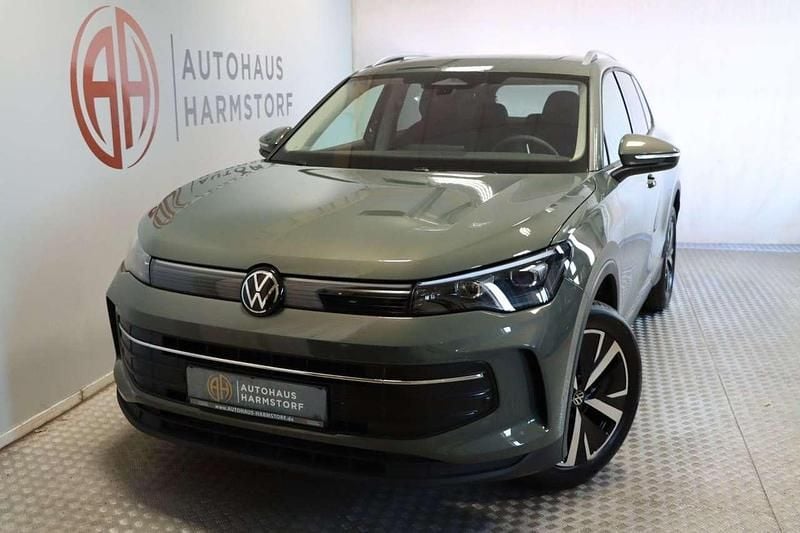 Cipressinogreen metallic Neu 2025 VW Tiguan SUV | 42.990 € (Guter Preis) - Bild 1/4