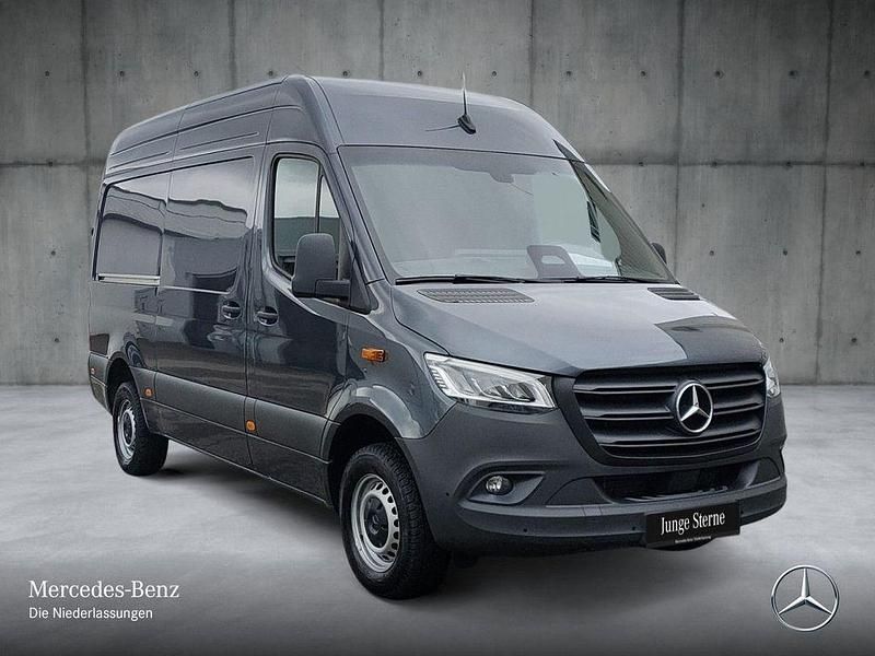 Używany Mercedes Sprinter 170 KM (125 kW) 2024 Szary Van
