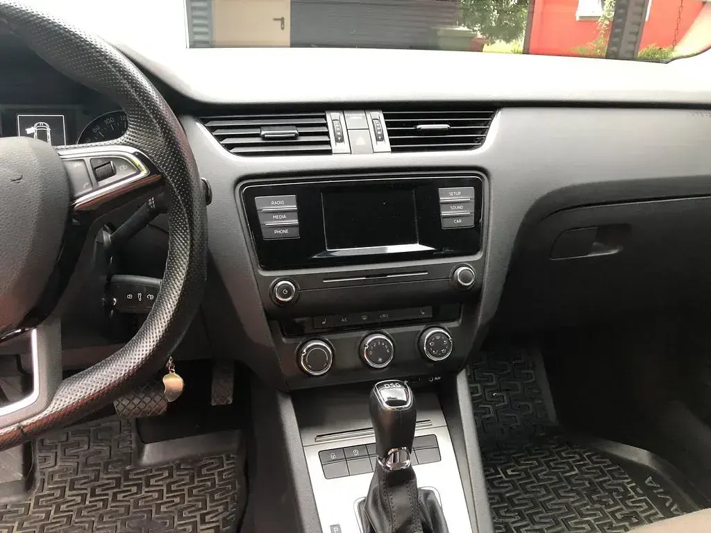 Gebraucht Skoda Octavia Ambition 110 PS (80 kW) 2016 Schwarz Kombi