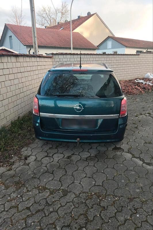 Gebraucht Opel Astra 90 PS (66 kW) 2007 Grün Kombi