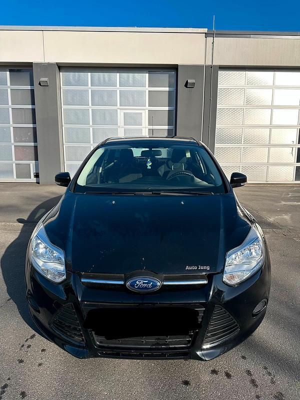 Gebraucht Ford Focus 101 PS (74 kW) 2013 Schwarz Limousine