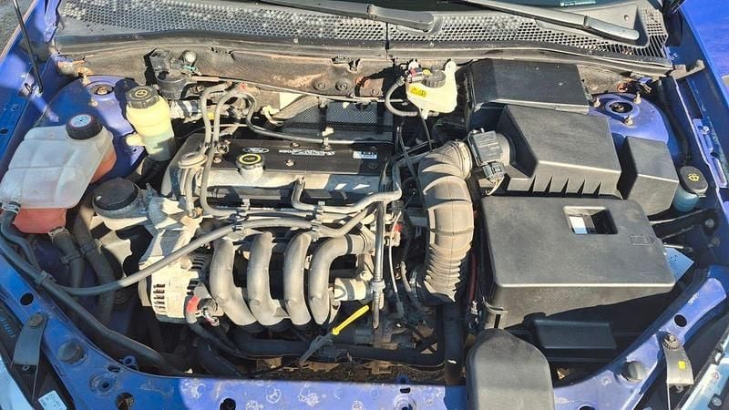 Gebraucht Ford Focus 75 PS (55 kW) 1998 Violet Limousine