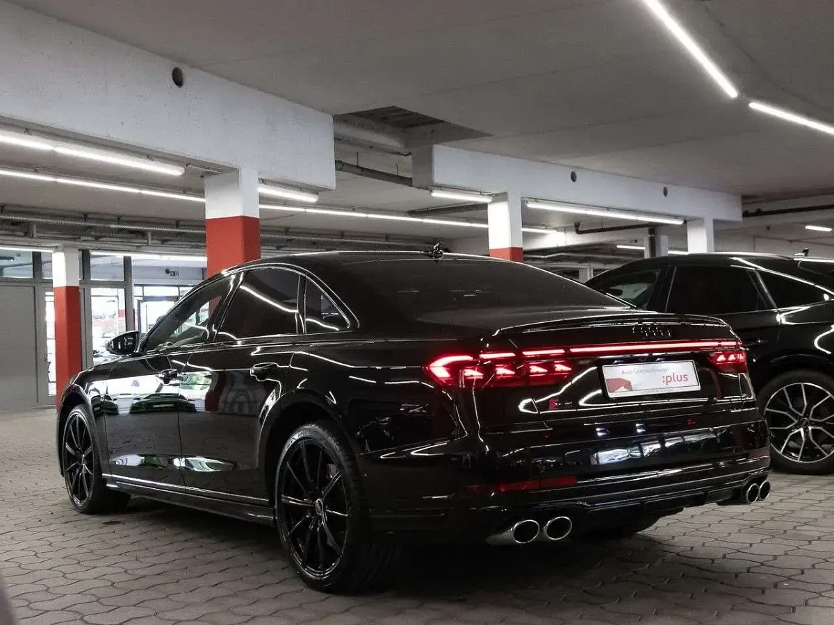 Gebraucht Audi S8 Comfort 571 PS (419 kW) 2024 Mythosschwarz metallic Limousine