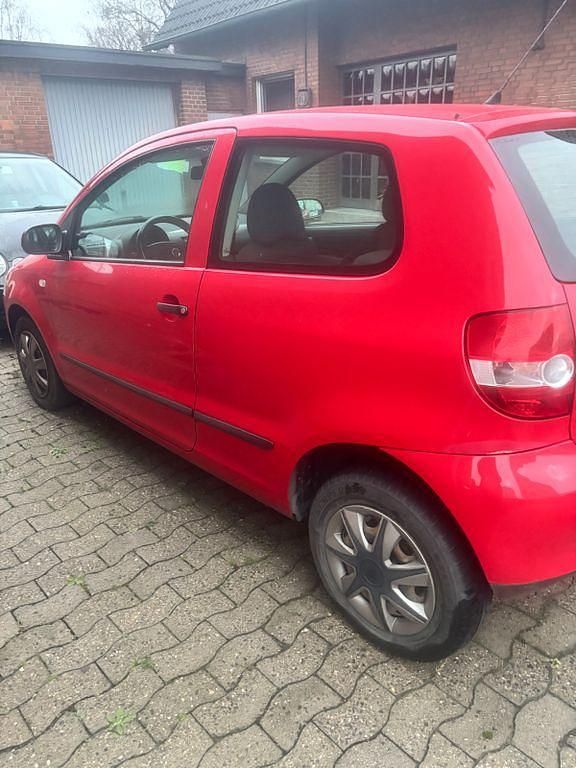 Gebraucht VW Fox 60 PS (44 kW) 2007 Rot Kleinwagen