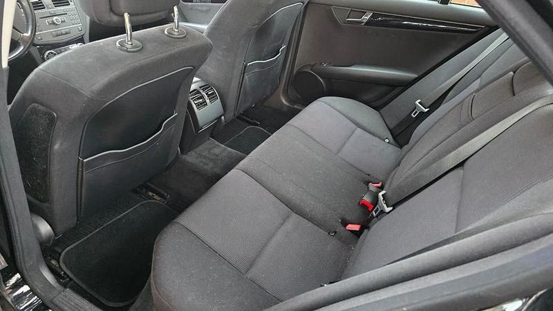 Gebraucht Mercedes C180 156 PS (114 kW) 2009 Schwarz Limousine