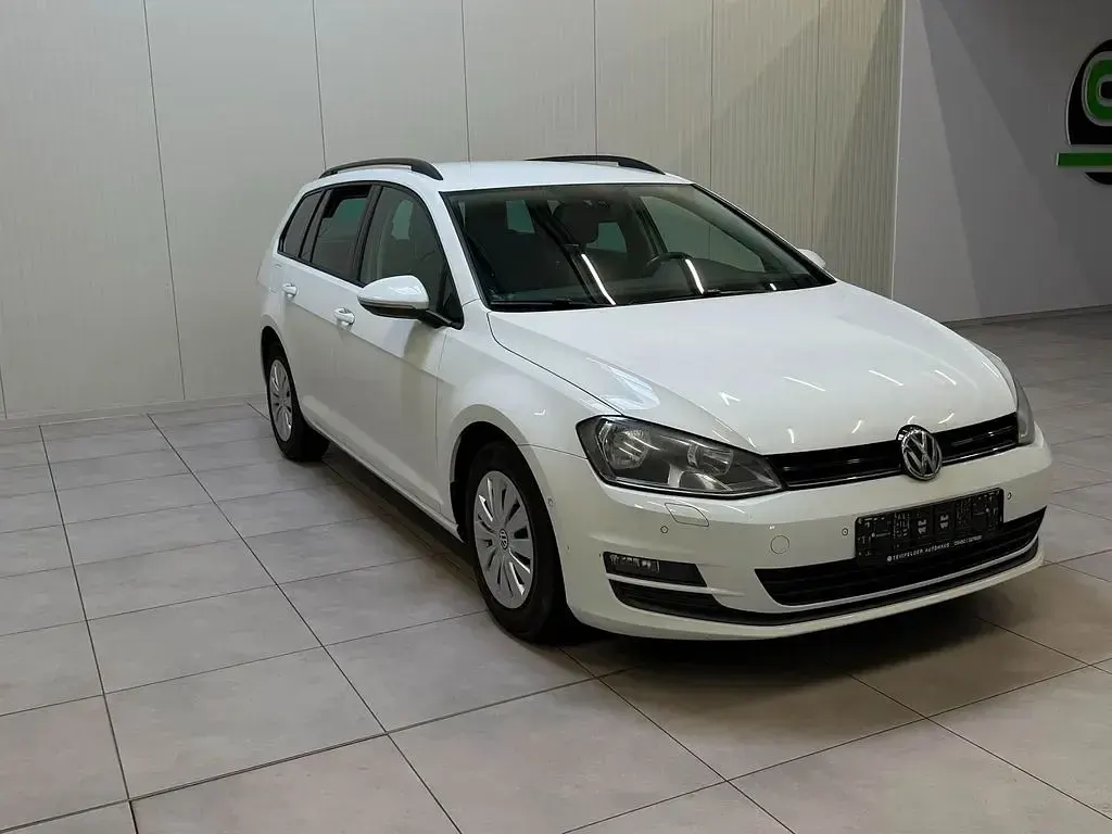 Gebraucht VW Golf VII 105 PS (77 kW) 2013 Weiß Limousine