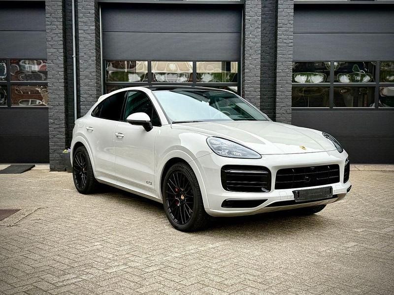 Grau Gebraucht 2022 Porsche Cayenne SUV | 89.995 € (Fairer Preis) - Bild 1/4