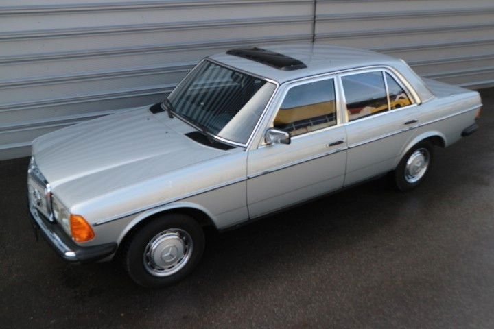 Silber metallic Gebraucht 1982 Mercedes 200 Limousine | 14.990 € - Bild 1/4