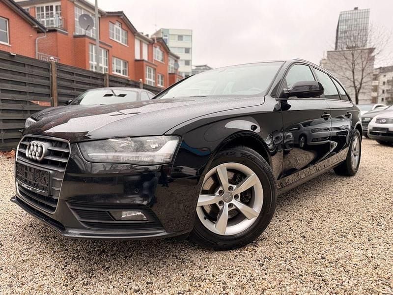 Gebraucht Audi A4 Sport 143 PS (105 kW) 2013 Schwarz Limousine