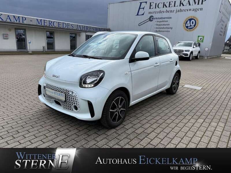 Weiß Gebraucht 2020 Smart ForFour Electric Drive Passion Kleinwagen | 10.690 € (Fairer Preis) - Bild 1/4