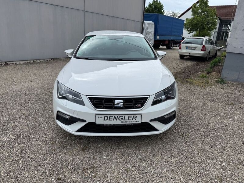 Weiß Gebraucht 2018 Seat Leon FR Limousine | 12.750 € (Fairer Preis) - Bild 1/4
