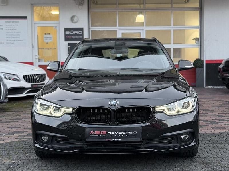 Gebraucht BMW 318 Advantage 150 PS (110 kW) 2018 Schwarz Kombi