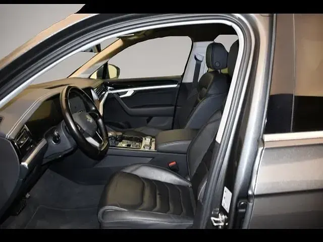 Gebraucht VW Touareg Elegance 231 PS (169 kW) 2020 Manufacturer SUV
