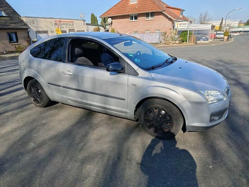 Silber Gebraucht 2007 Ford Focus Fun X | 1.590 € (Fairer Preis) - Bild 1/4