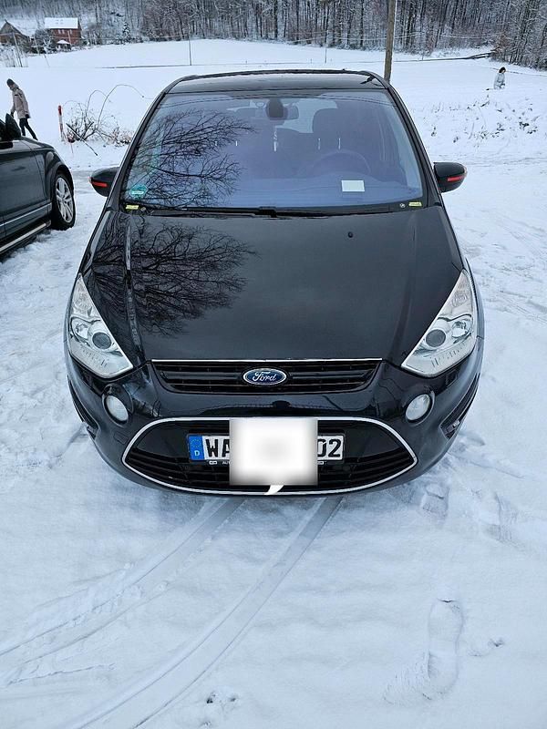 Second-hand Ford S-MAX S 140 CP (102 kW) 2014 Negru Monovolum