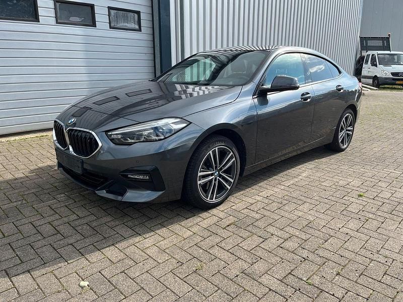 Grau Gebraucht 2020 BMW 216 Sport Line Coupé | 17.969 € (Fairer Preis) - Bild 1/4