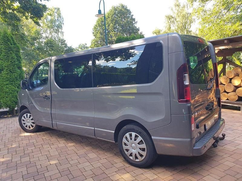 Gebraucht Opel Vivaro 120 PS (88 kW) 2017 Grau Van / Kleinbus