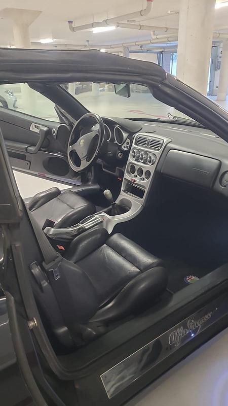 Gebraucht Alfa Romeo Spider 150 PS (110 kW) 1997 Schwarz Cabrio