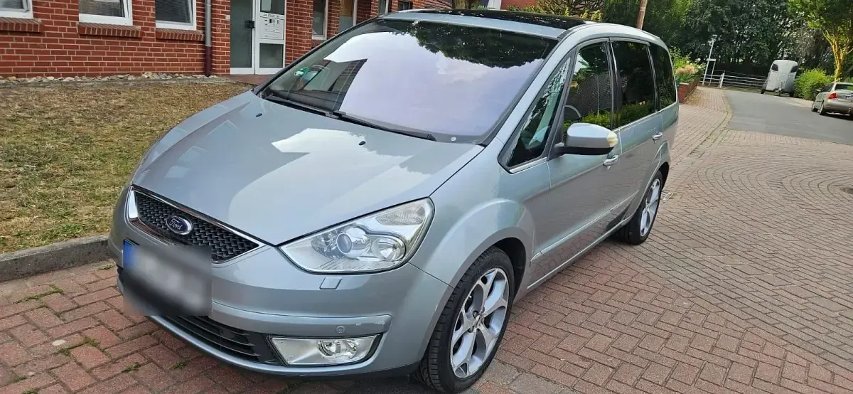 Gebraucht Ford Galaxy 175 PS (128 kW) 2010 Silber Van / Kleinbus