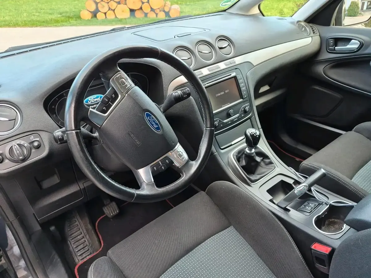 Gebraucht Ford S-MAX Business Edition 163 PS (119 kW) 2014 Andere farben Van / Kleinbus
