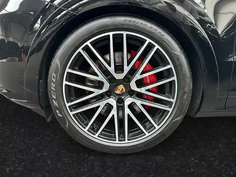 Gebraucht Porsche Cayenne GTS 500 PS (367 kW) 2024 Schwarz SUV