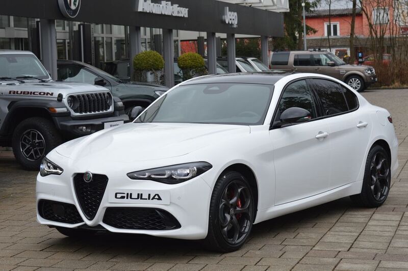 Weiß Neu 2025 Alfa Romeo Giulia Limousine | 58.900 € (Fairer Preis) - Bild 1/4