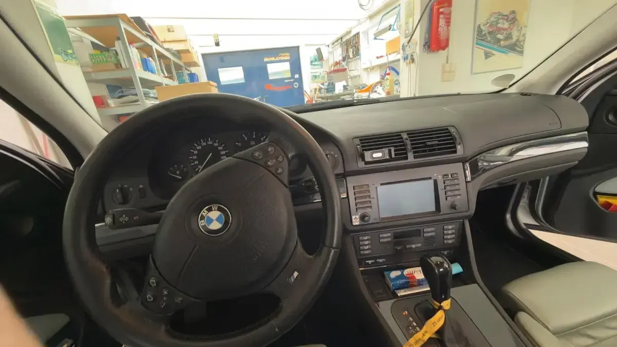 Gebraucht BMW 520 150 PS (110 kW) 2000 Silber Kombi