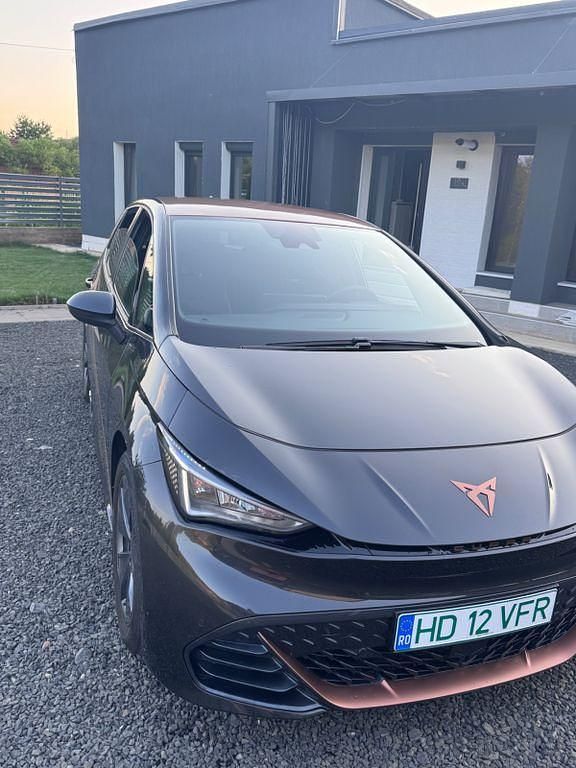 Grau Gebraucht 2022 Cupra Born Kleinwagen | 23.500 € (Guter Preis) - Bild 1/4