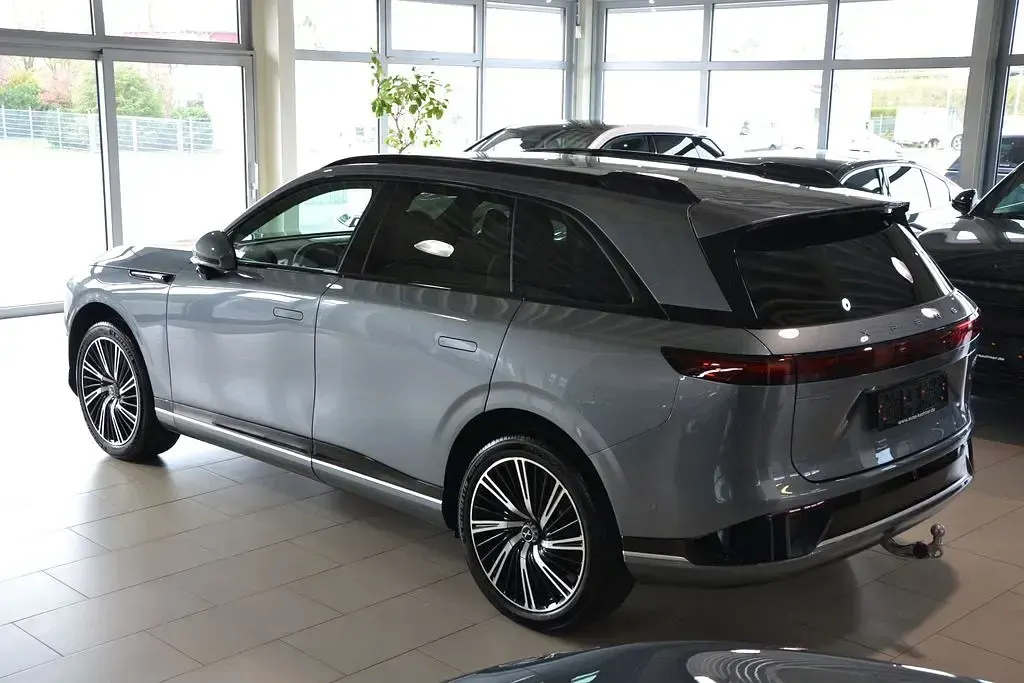 Neu XPENG G9 258 kW (351 PS) 2026 Grau SUV