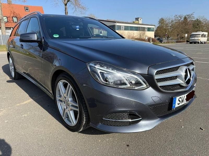 Gebraucht Mercedes E350 258 PS (189 kW) 2015 Grau Kombi