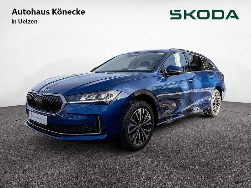 Blau Neu 2026 Skoda Superb Selection Kombi | 53.190 € - Bild 1/4
