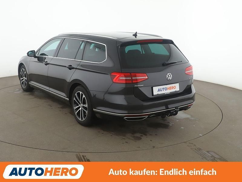 Gebraucht VW Passat Highline 239 PS (175 kW) 2019 Mangangrau Kombi