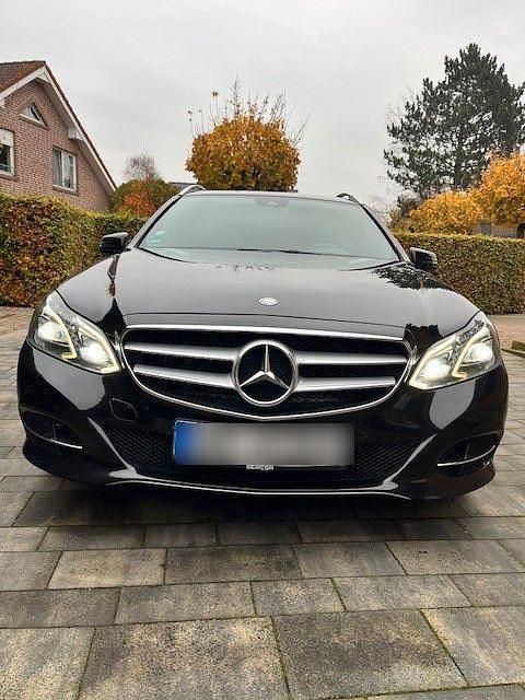 Schwarz Gebraucht 2014 Mercedes E250 Avantgarde Kombi | 16.950 € (Fairer Preis) - Bild 1/4