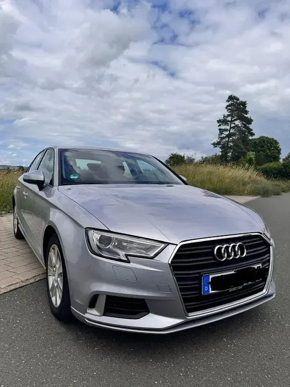 Gebraucht Audi A3 Sport 150 PS (110 kW) 2018 Silber Limousine