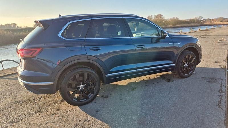 Gebraucht VW Touareg Elegance 286 PS (210 kW) 2018 Blau SUV