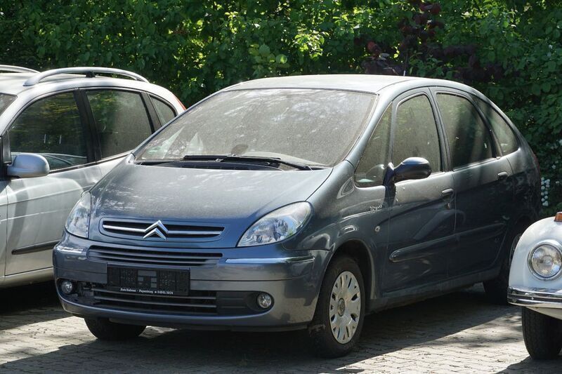 Grau Gebraucht 2009 Citroën Xsara Picasso Tendance Van / Kleinbus | 890 € (Etwas zu teuer) - Bild 1/4