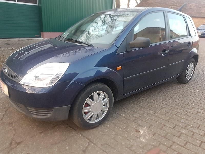Blau Gebraucht 2002 Ford Fiesta Kleinwagen | 590 € (Guter Preis) - Bild 1/4