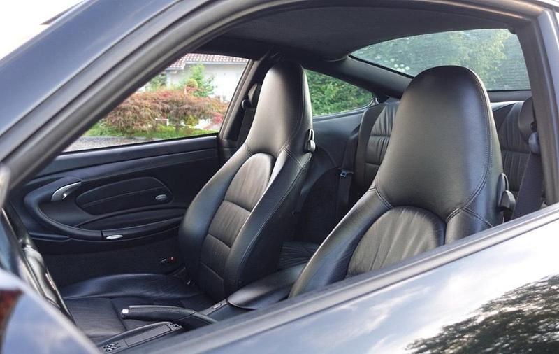 Gebraucht Porsche 911 Carrera 4 300 PS (220 kW) 2000 Schwarz Coupé