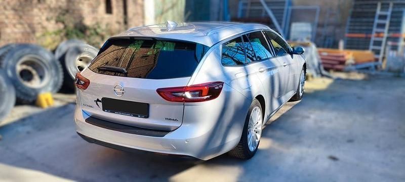 Gebraucht Opel Insignia Dynamic 165 PS (121 kW) 2017 Silber Kombi