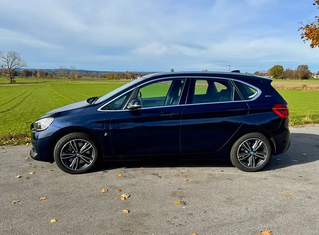 Gebraucht BMW 225 Active Tourer iPerformance 224 PS (164 kW) 2018 Blau Van / Kleinbus