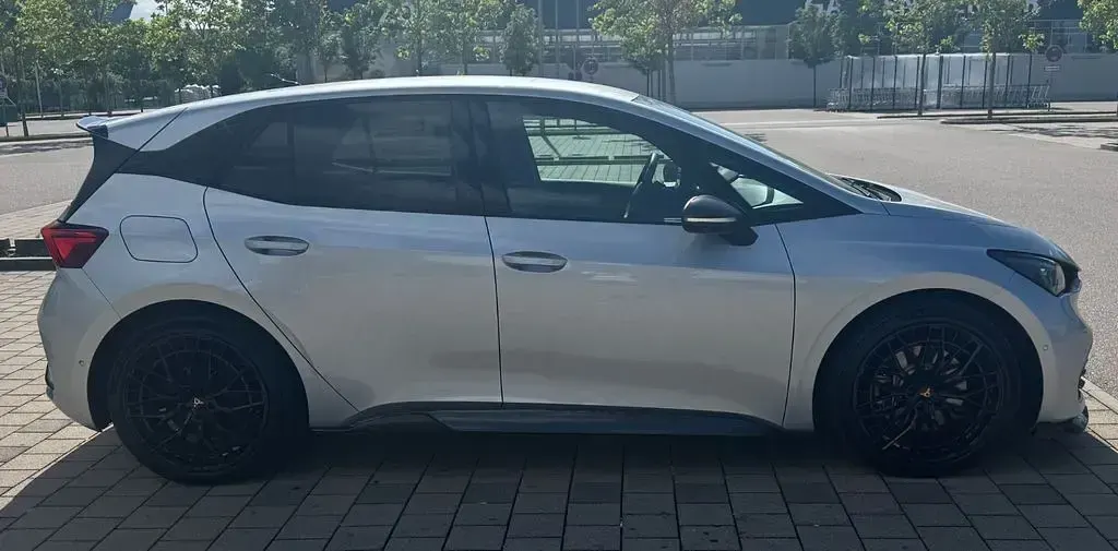 Gebraucht Cupra Born 169 kW (231 PS) 2025 Silber Kleinwagen
