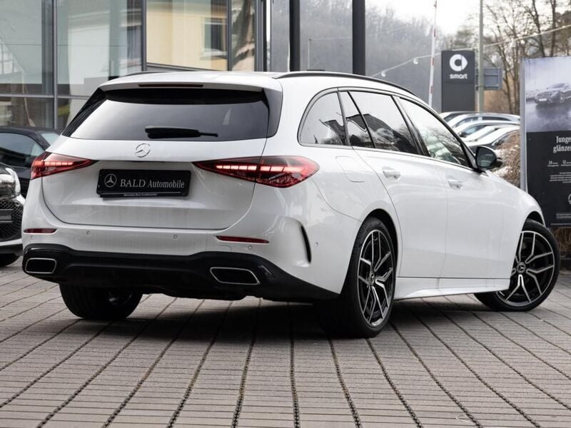 Gebraucht Mercedes C300 AMG 258 PS (189 kW) 2023 Unilack polarweiss Kombi