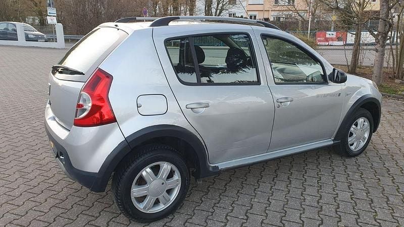 Gebraucht Dacia Sandero Stepway 87 PS (63 kW) 2010 Grau Limousine