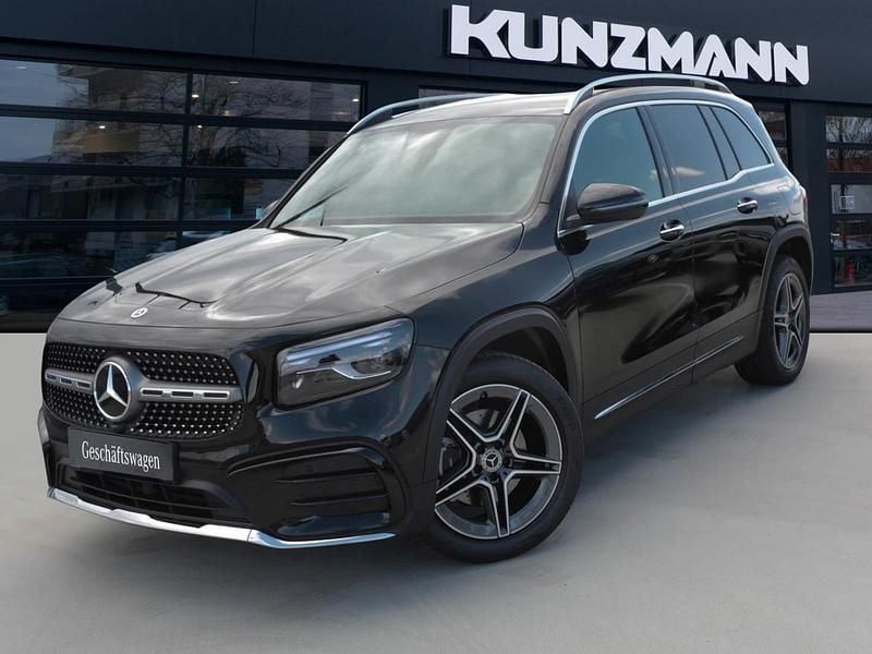 Kosmosschwarz metallic Gebraucht 2025 Mercedes GLB180 AMG SUV | 42.880 € (Etwas zu teuer) - Bild 1/4