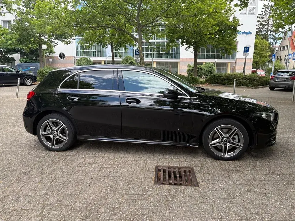 Gebraucht Mercedes A250 Advanced 160 PS (117 kW) 2021 Schwarz Limousine