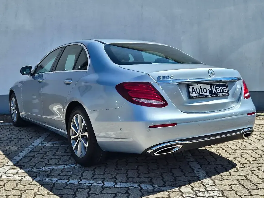 Gebraucht Mercedes E300 245 PS (180 kW) 2017 Diamantsilber  metalliclack (metallic) Limousine
