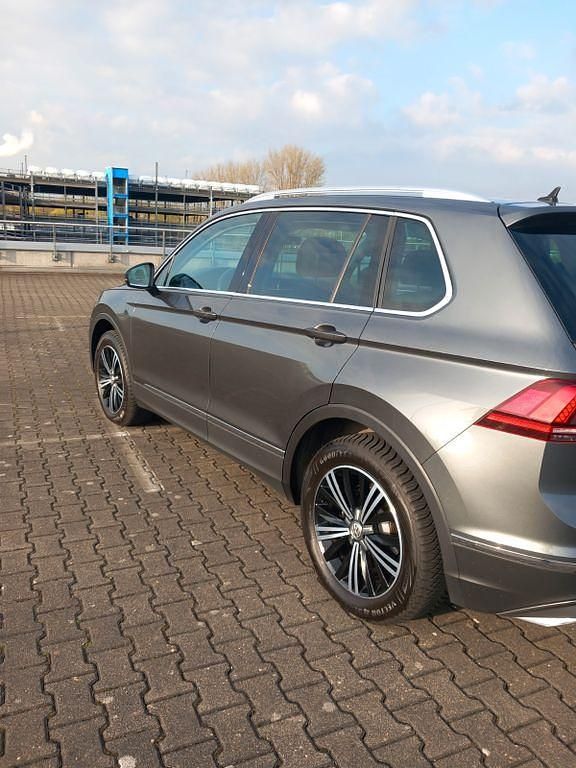 Gebraucht VW Tiguan Highline 220 PS (161 kW) 2017 Grau SUV